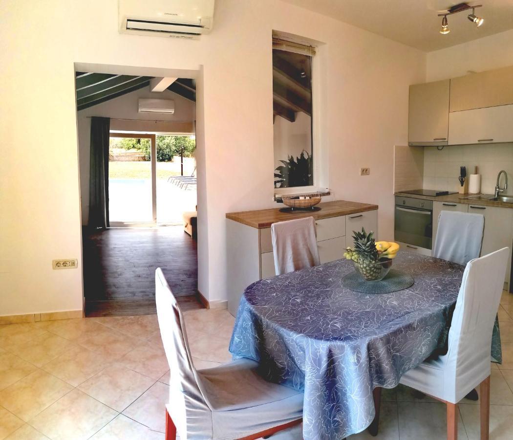 Ferienwohnung Cozy House With Pool Near Rovinj Kanfanar Exterior foto